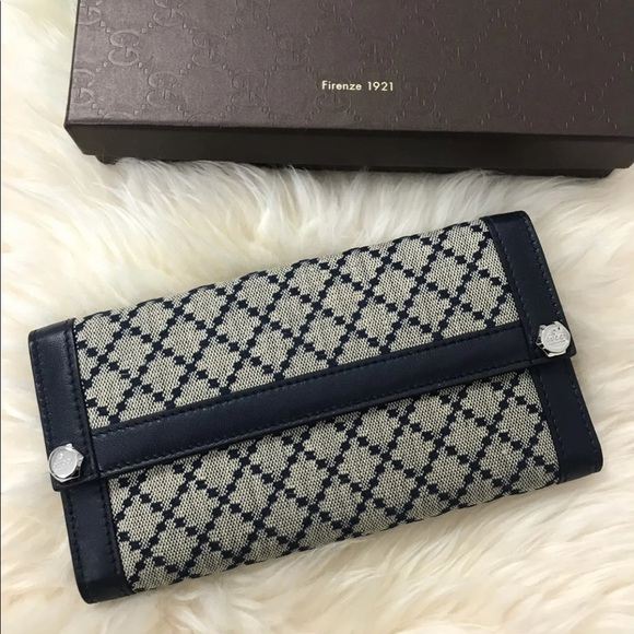 Gucci Handbags - Brand new Gucci wallet